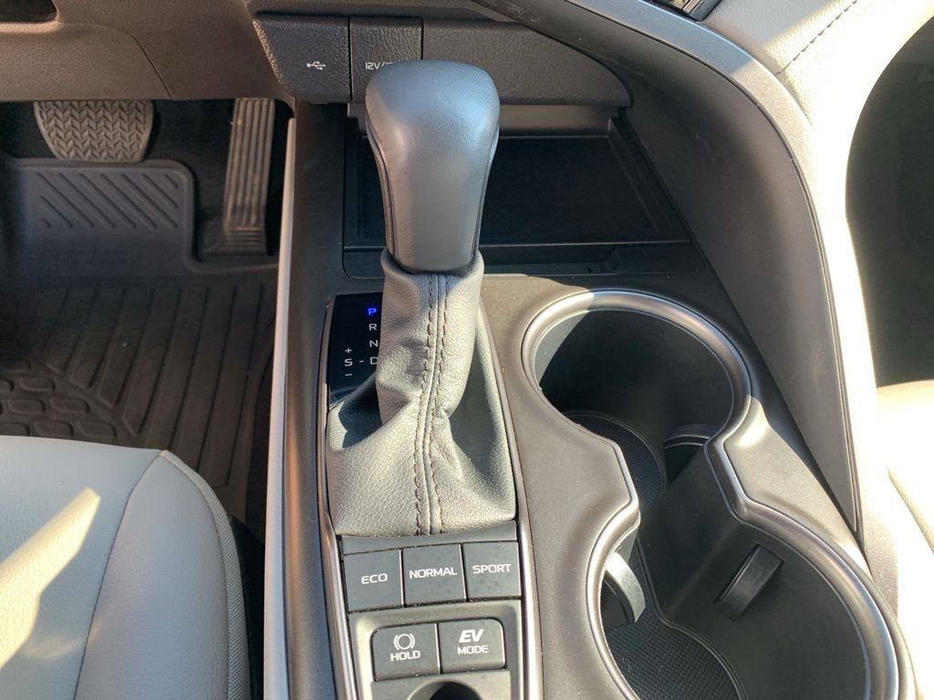 Used 2024 Toyota Camry SE image 23