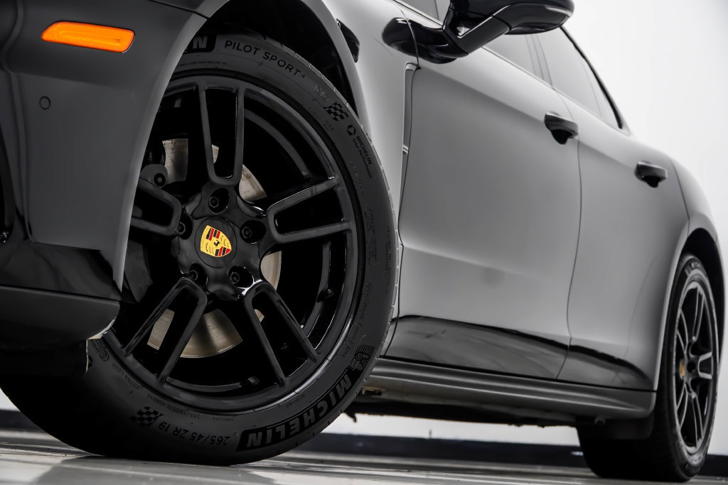 Used 2024 Porsche Taycan w/ Premium Package RWD image 7