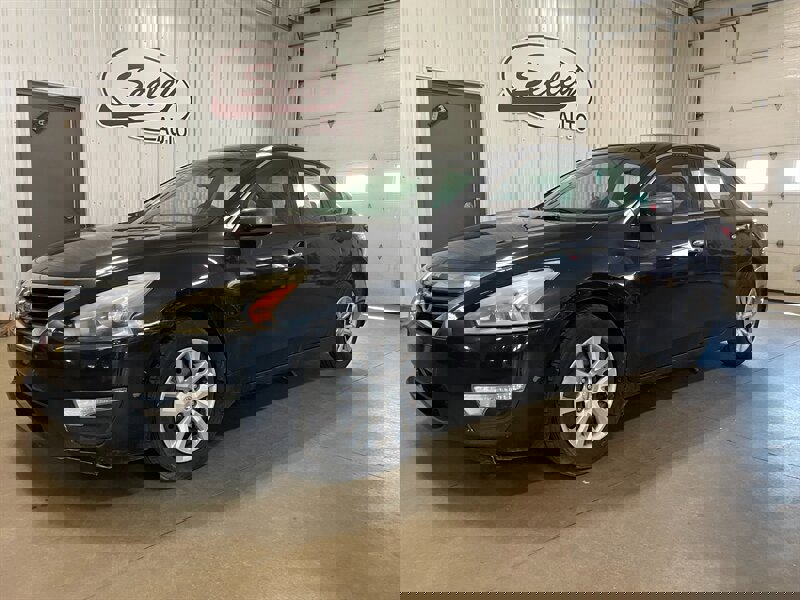 Used 2014 Nissan Altima 2.5 S image 1