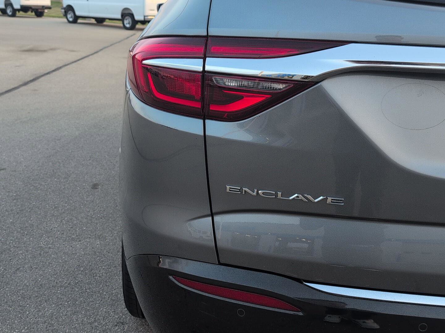 Used 2020 Buick Enclave Premium w/ Sun and Sites Package FWD image 6