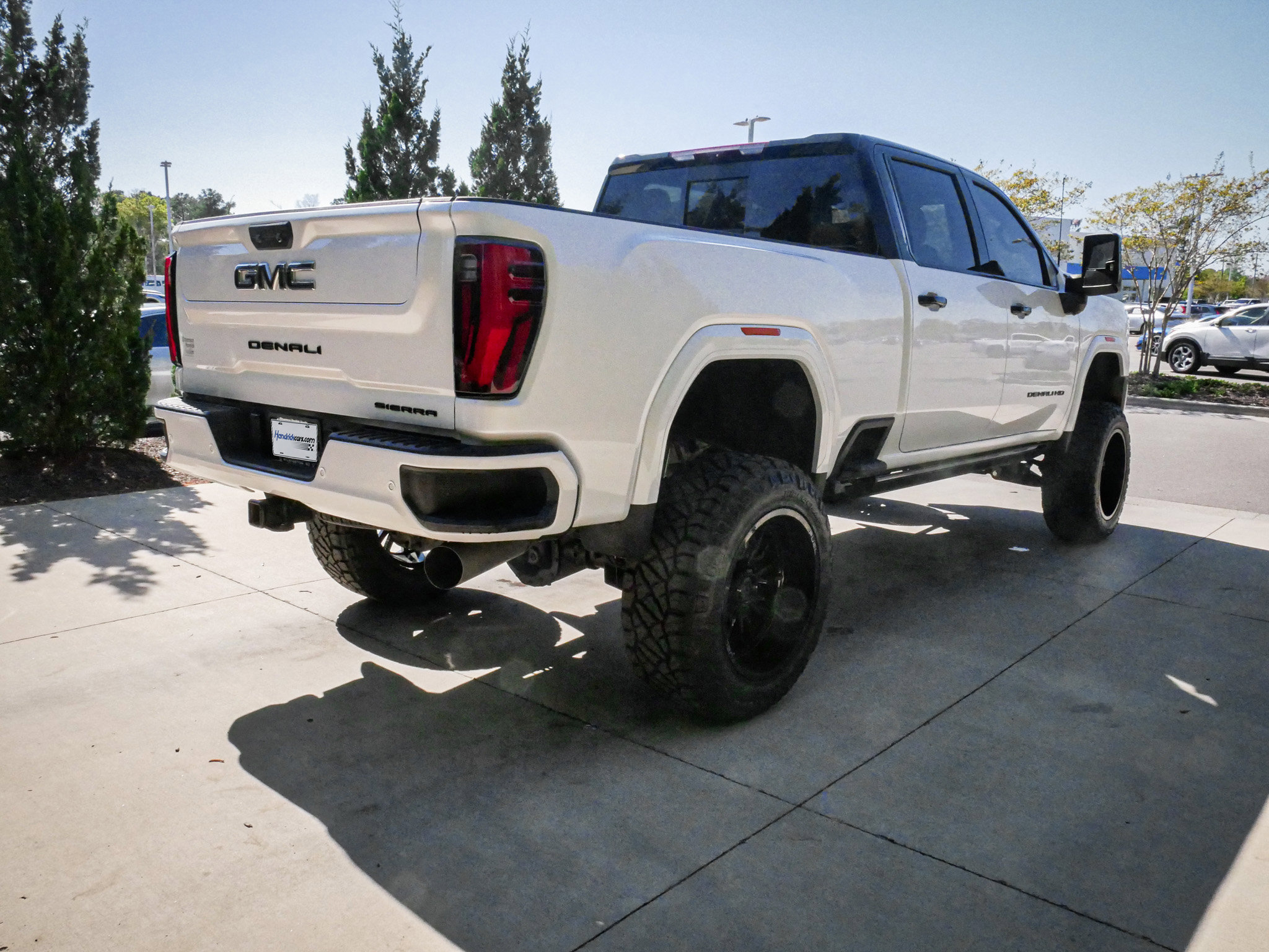 Used 2025 GMC Sierra 2500 Denali Ultimate image 10