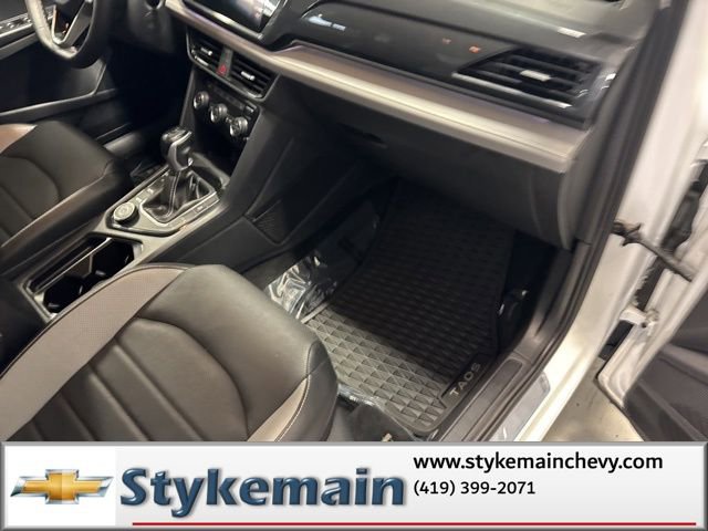 Used 2022 Volkswagen Taos SEL image 21