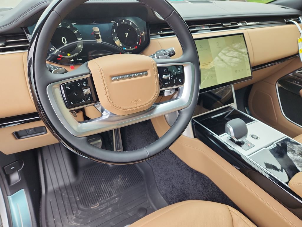 New 2025 Land Rover Range Rover Long Wheelbase SE image 15