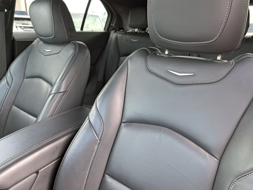 Used 2025 Cadillac XT4 Premium Luxury FWD image 19