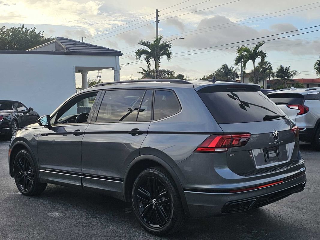 Used 2022 Volkswagen Tiguan SE R-Line image 3