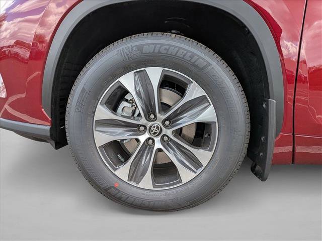 New 2026 Toyota Highlander XLE AWD/4WD image 10