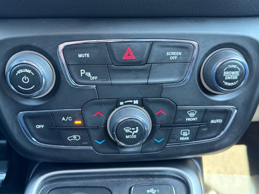 Used 2020 Jeep Compass Latitude w/ Popular Equipment Group AWD/4WD image 18