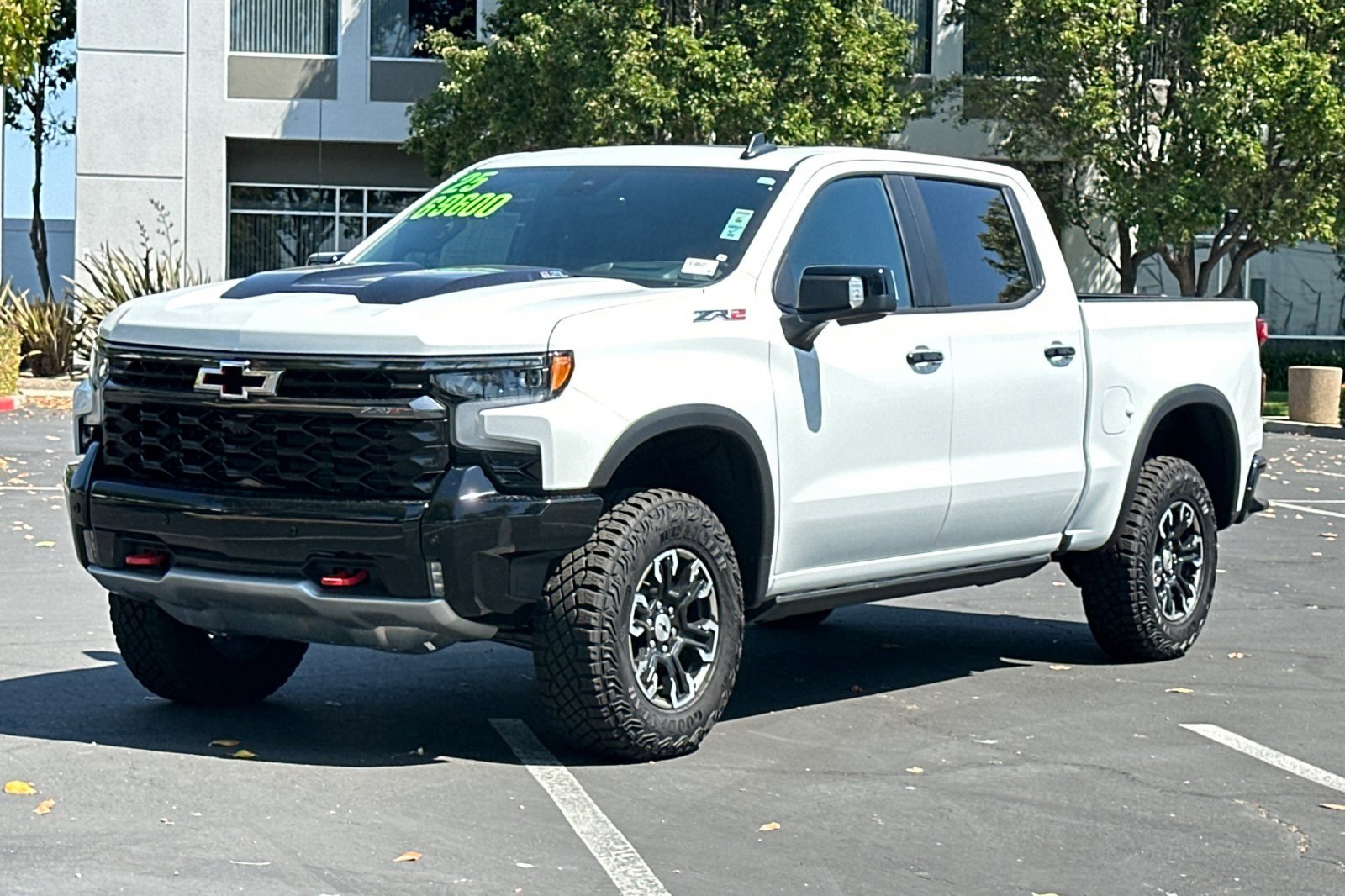 Used 2025 Chevrolet Silverado 1500 ZR2 w/ Technology Package image 8