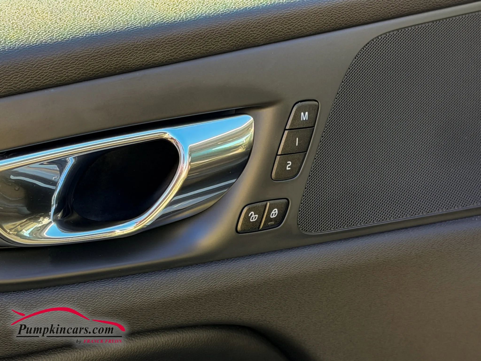 Used 2020 Volvo S60 T5 Momentum image 23