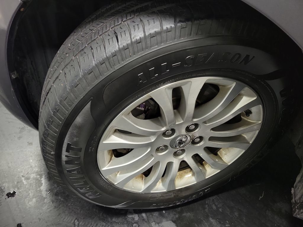 Used 2017 Toyota Sienna XLE Premium FWD image 13
