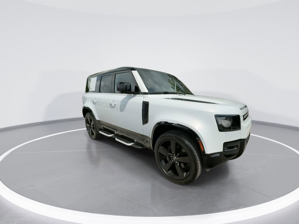 Used 2023 Land Rover Defender 110 V8 AWD/4WD image 2