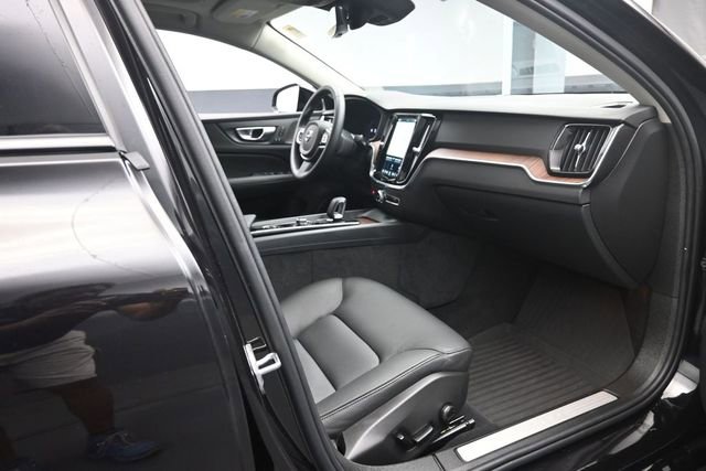 Certified 2025 Volvo S60 B5 Plus AWD/4WD image 26