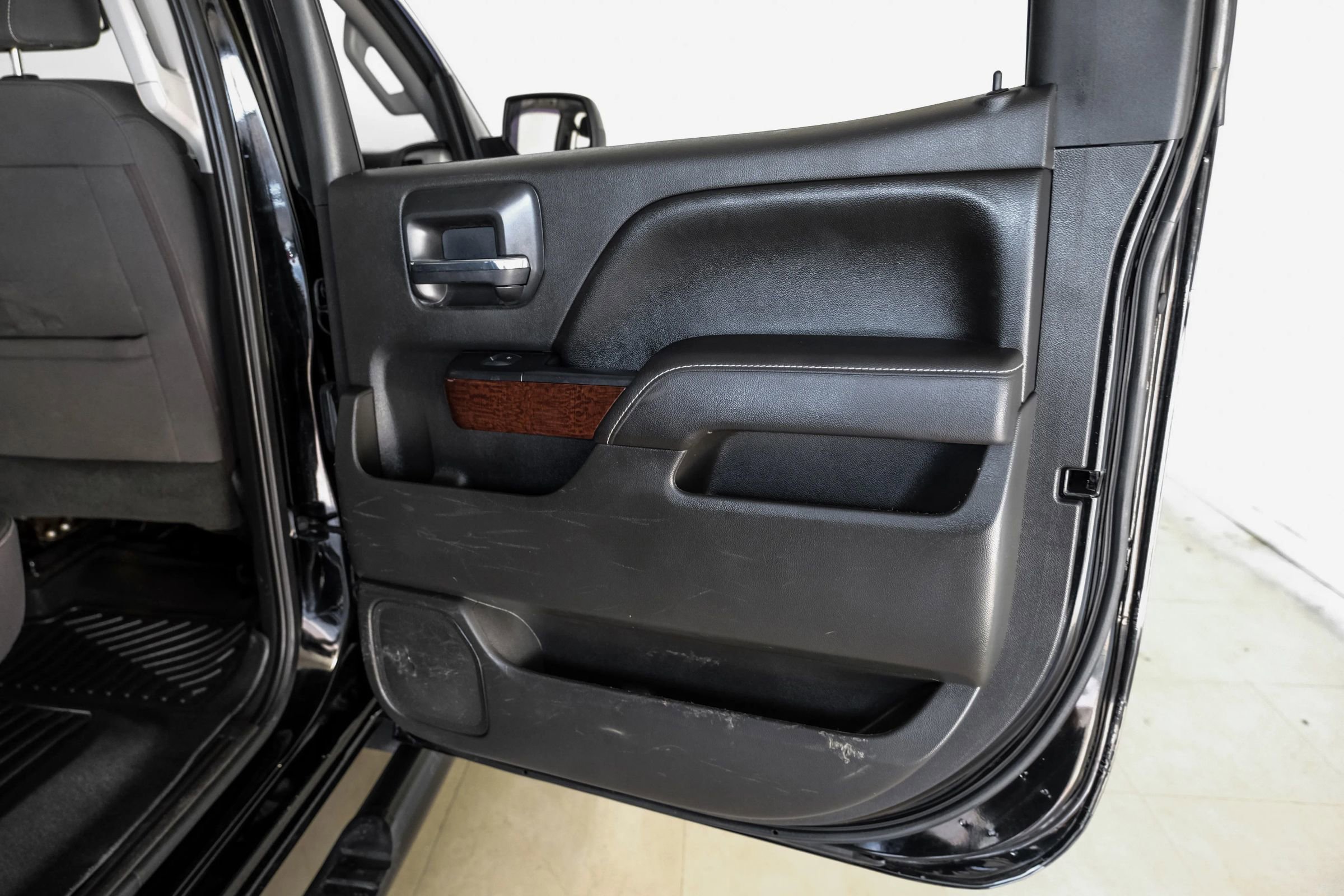 Used 2017 GMC Sierra 1500 SLE w/ SLE Value Package image 42