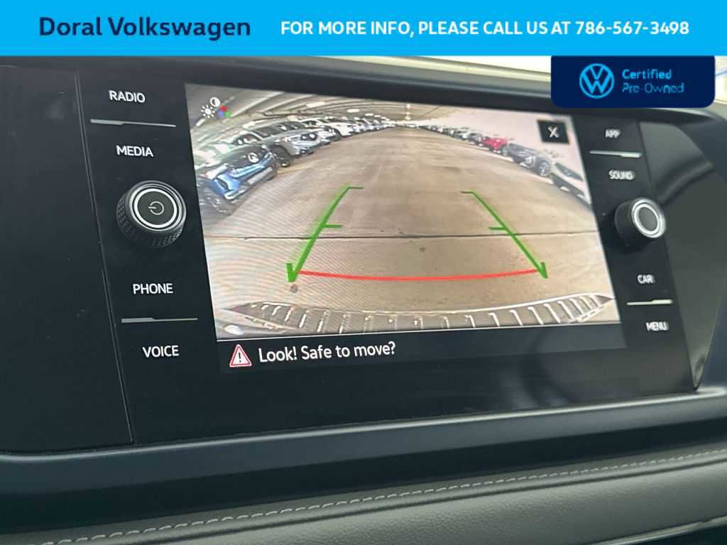 Certified 2024 Volkswagen Taos SE image 19