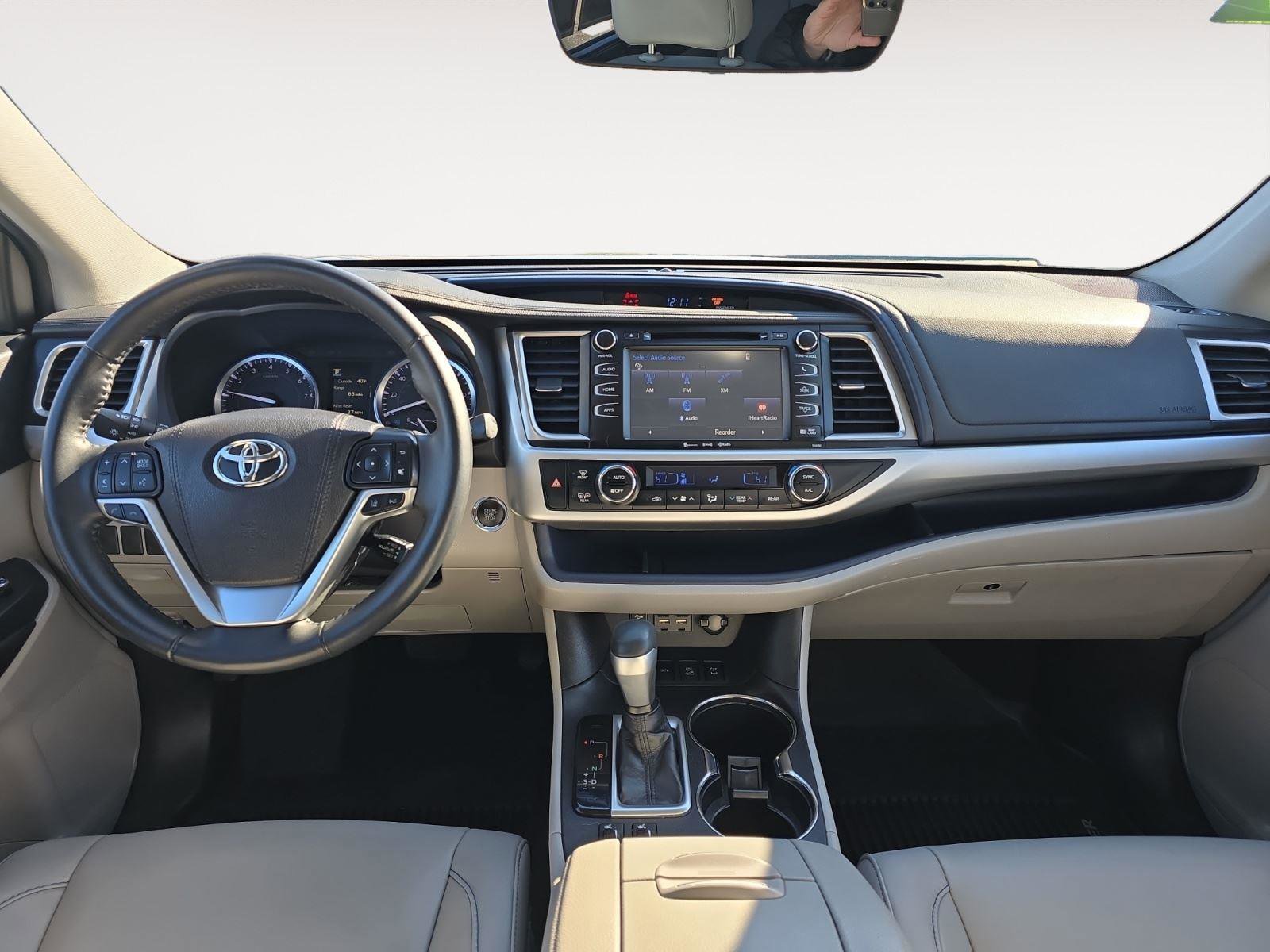 Used 2019 Toyota Highlander XLE image 9