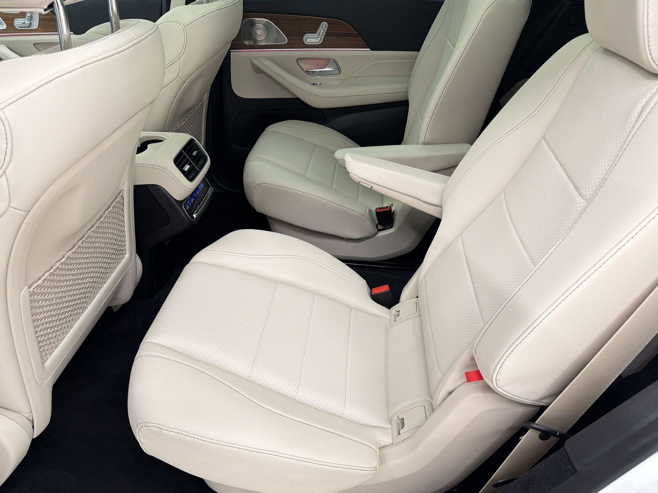 Used 2025 Mercedes-Benz GLS 450 4MATIC image 25