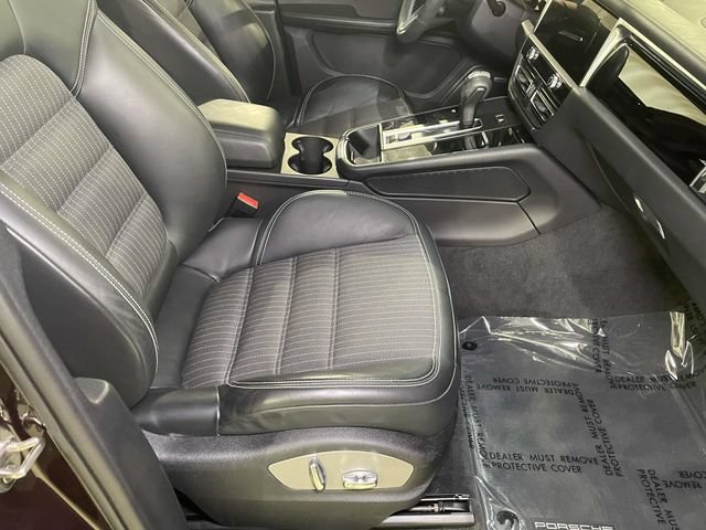 Certified 2023 Porsche Macan Turbo AWD/4WD image 24