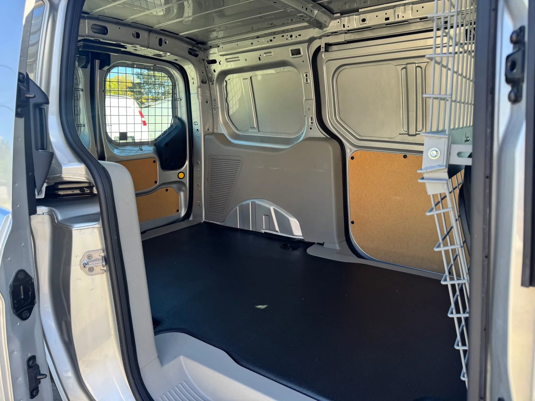 Used 2023 Ford Transit Connect XLT FWD image 27