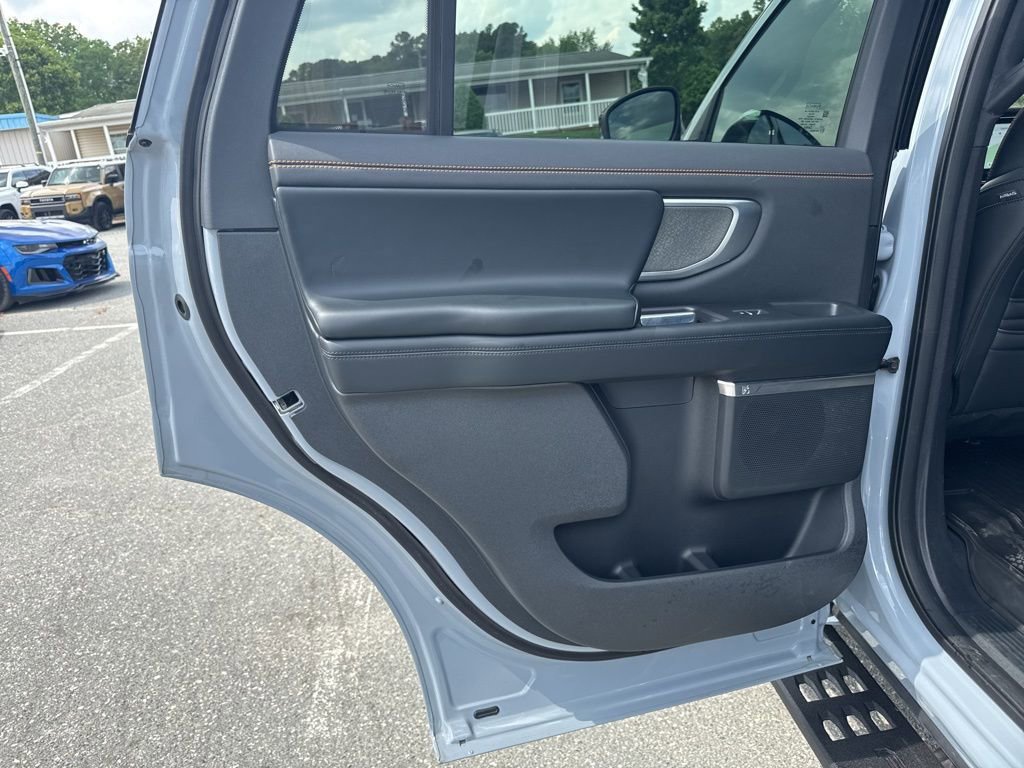 Used 2025 Ford Expedition Tremor AWD/4WD image 30