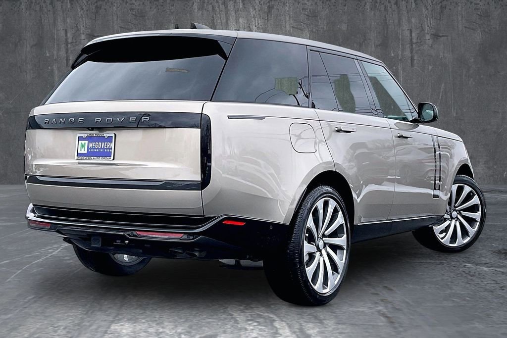 Used 2025 Land Rover Range Rover SE image 6