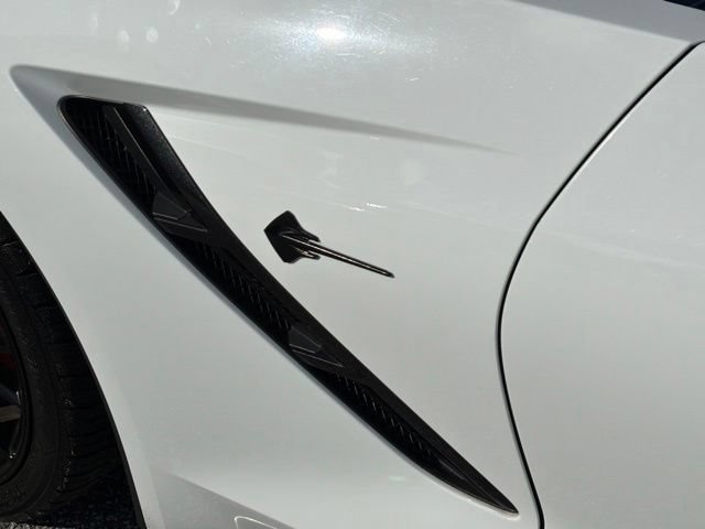 Used 2015 Chevrolet Corvette Stingray Coupe RWD image 16