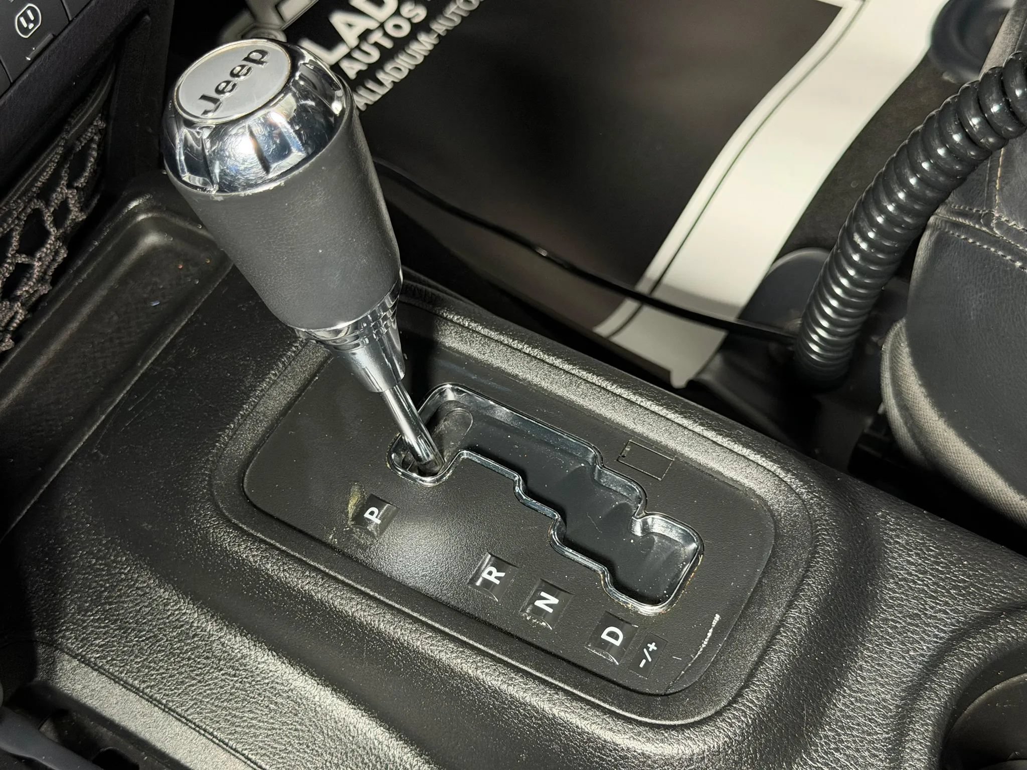Used 2015 Jeep Wrangler Unlimited Sahara AWD/4WD image 29