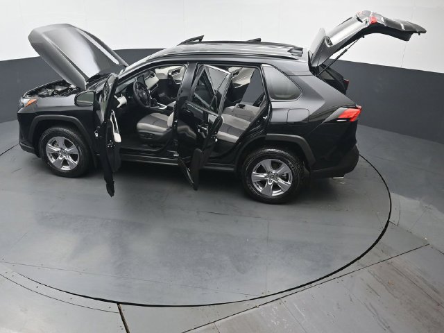 Certified 2025 Toyota RAV4 XLE AWD/4WD image 46