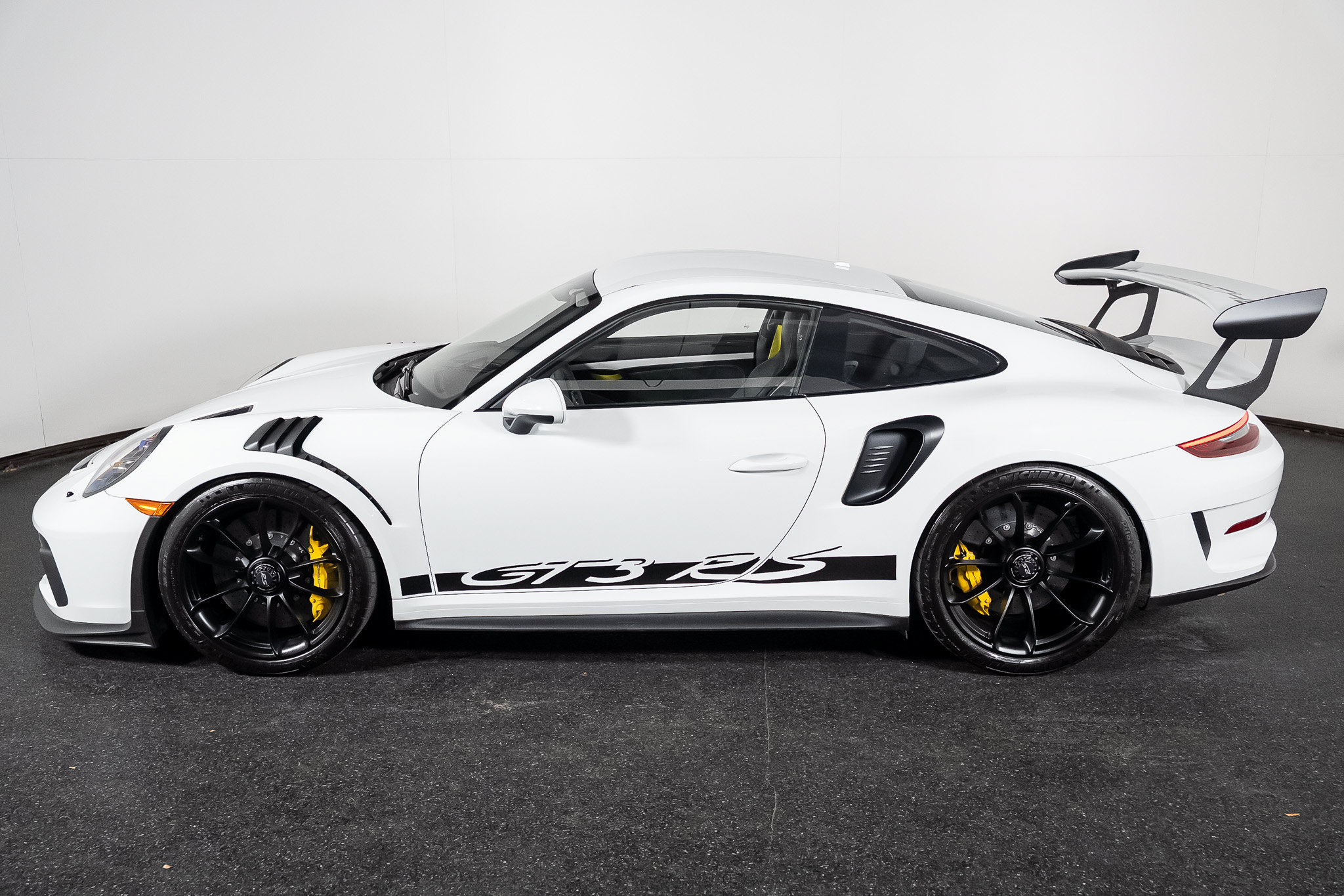 Used 2019 Porsche 911 GT3 RS RWD image 18