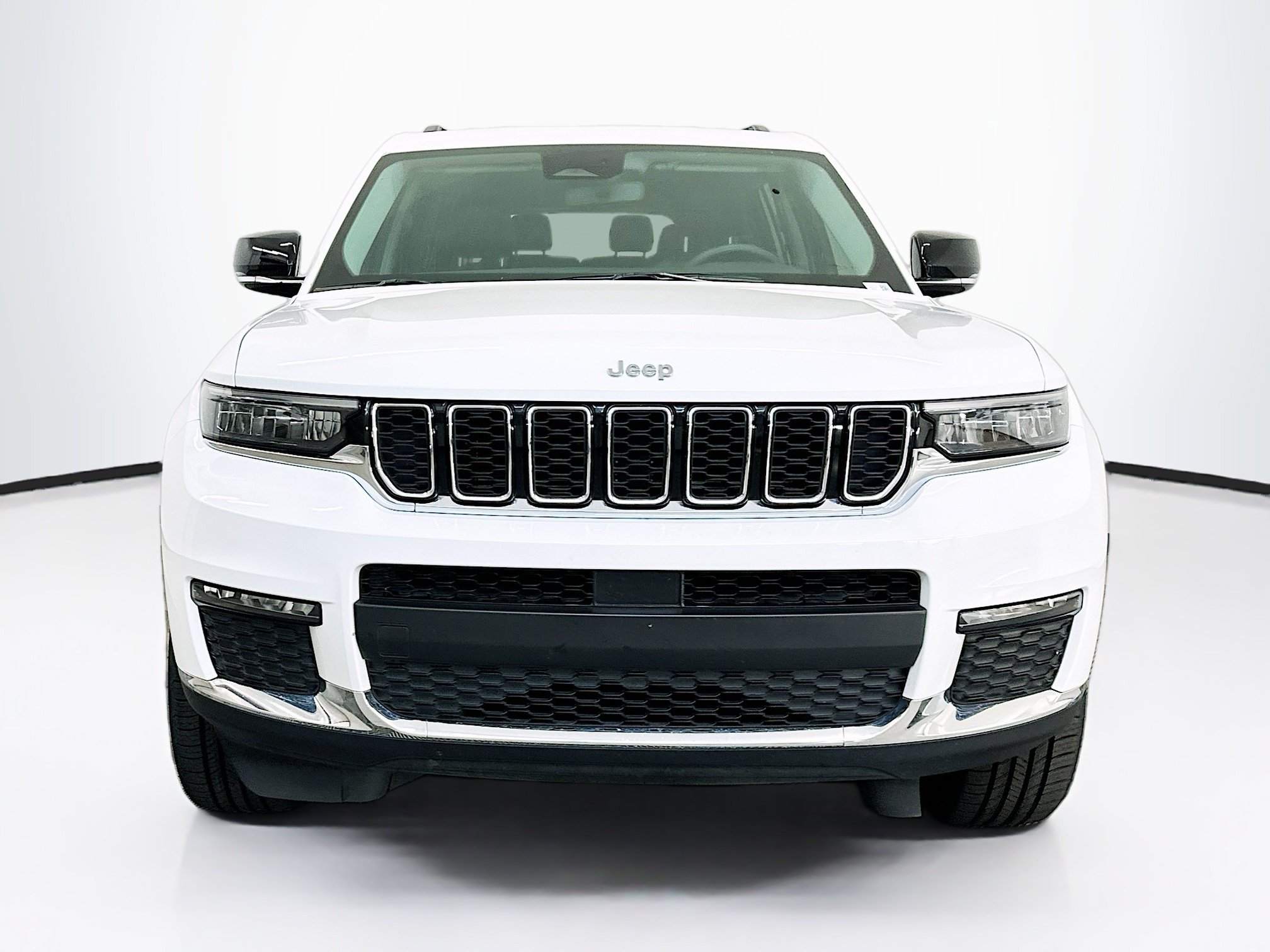 Used 2023 Jeep Grand Cherokee L Limited AWD/4WD image 2