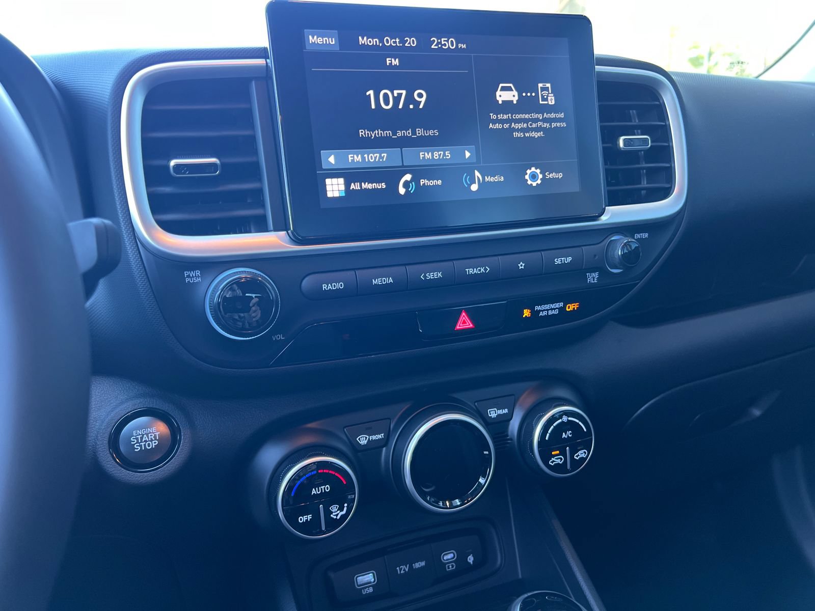 New 2026 Hyundai Venue SEL FWD image 23
