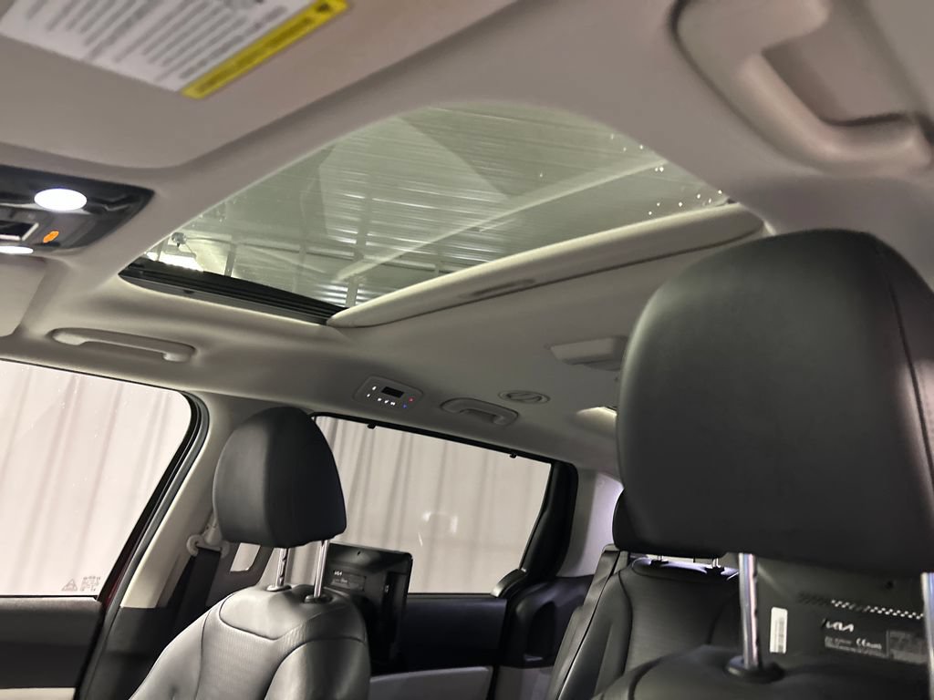 Used 2022 Kia Carnival SX Prestige FWD image 21