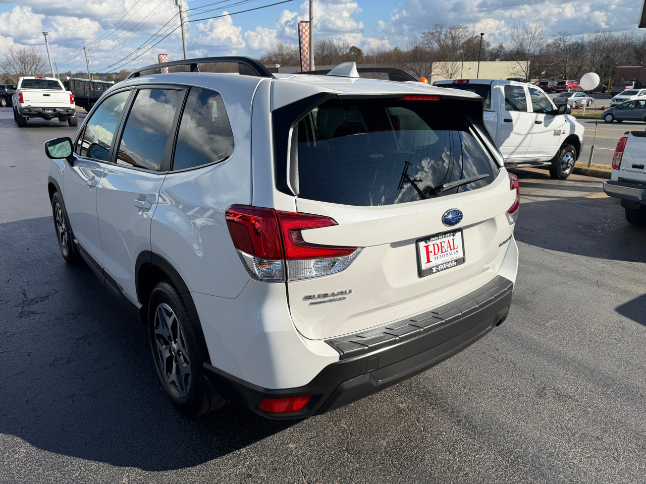 Used 2021 Subaru Forester Premium image 2