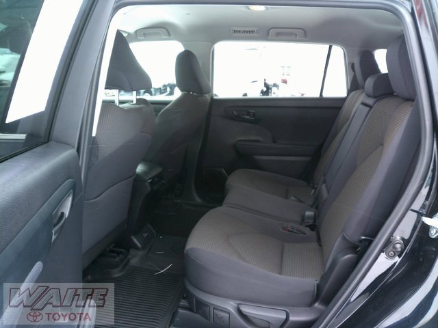 Certified 2022 Toyota Highlander LE image 24