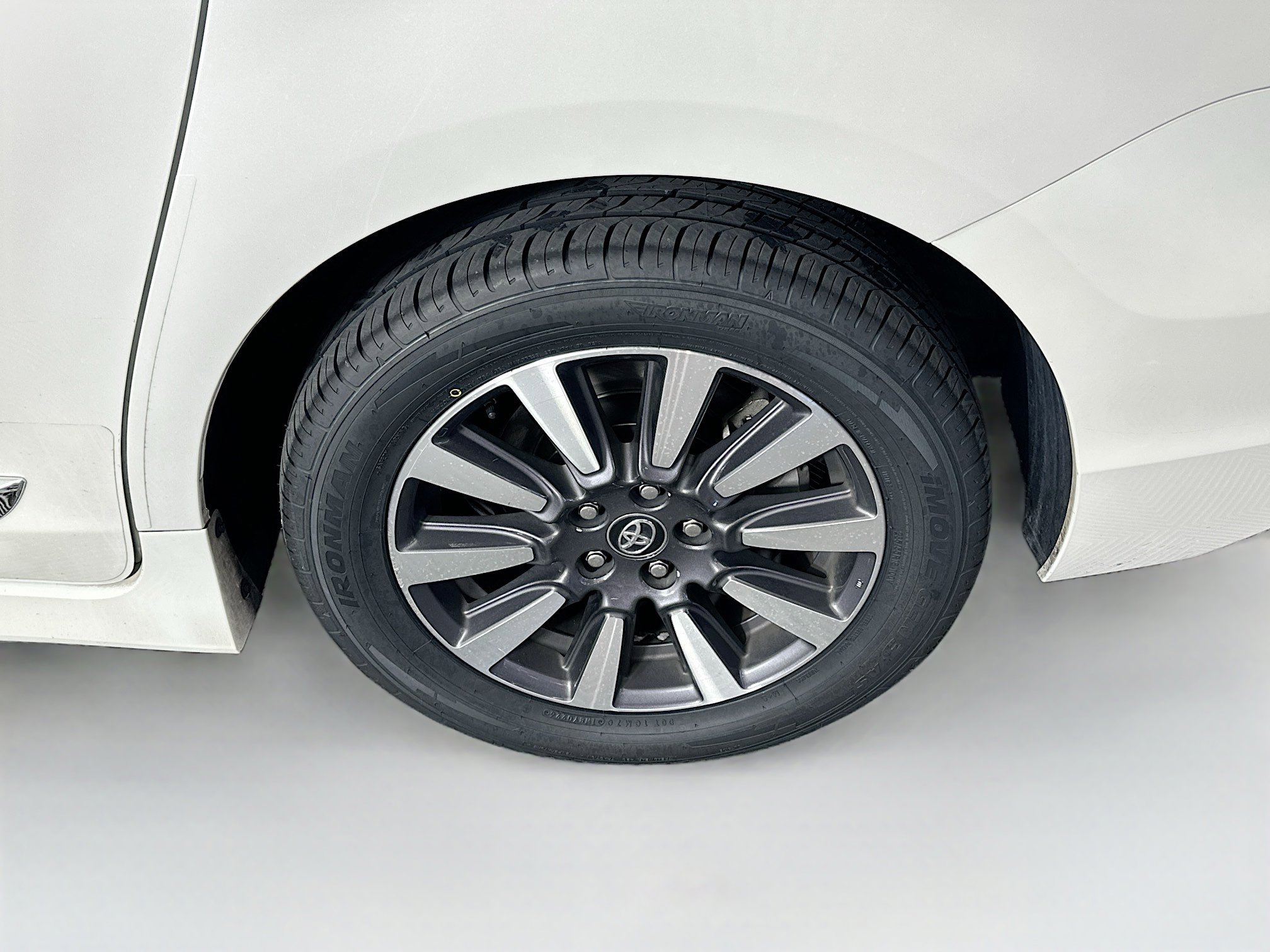 Used 2019 Toyota Sienna XLE Premium AWD/4WD image 11