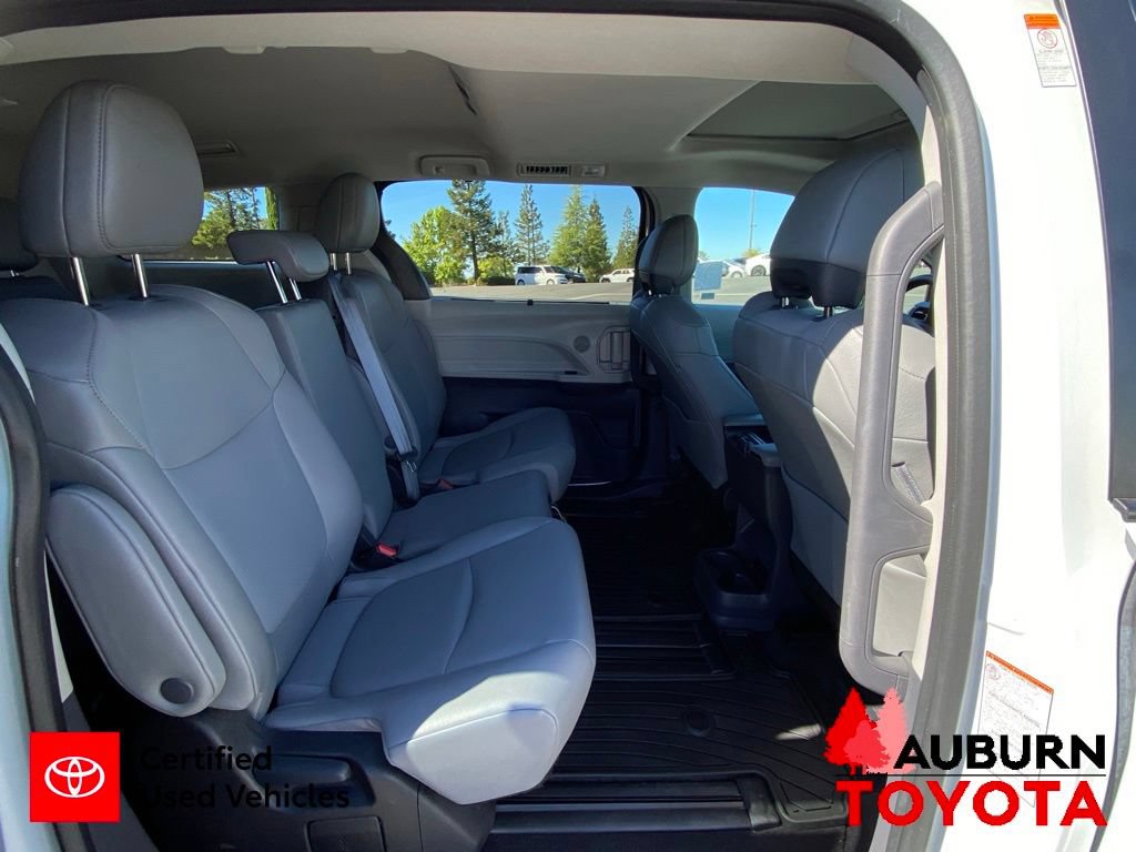 Certified 2023 Toyota Sienna XLE FWD image 17