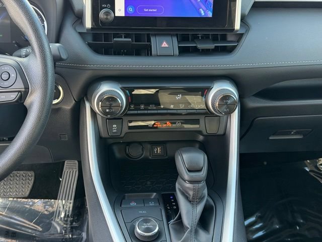 Used 2025 Toyota RAV4 XLE AWD/4WD image 19