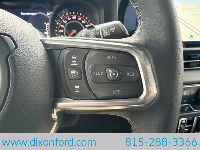 Used 2025 Jeep Wrangler Unlimited Sahara AWD/4WD image 17