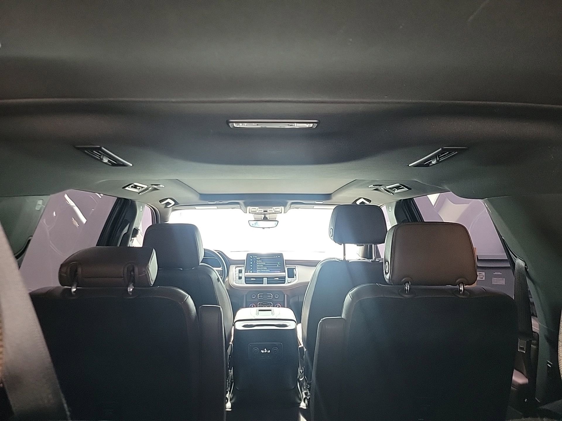 Used 2023 Chevrolet Suburban High Country RWD image 15