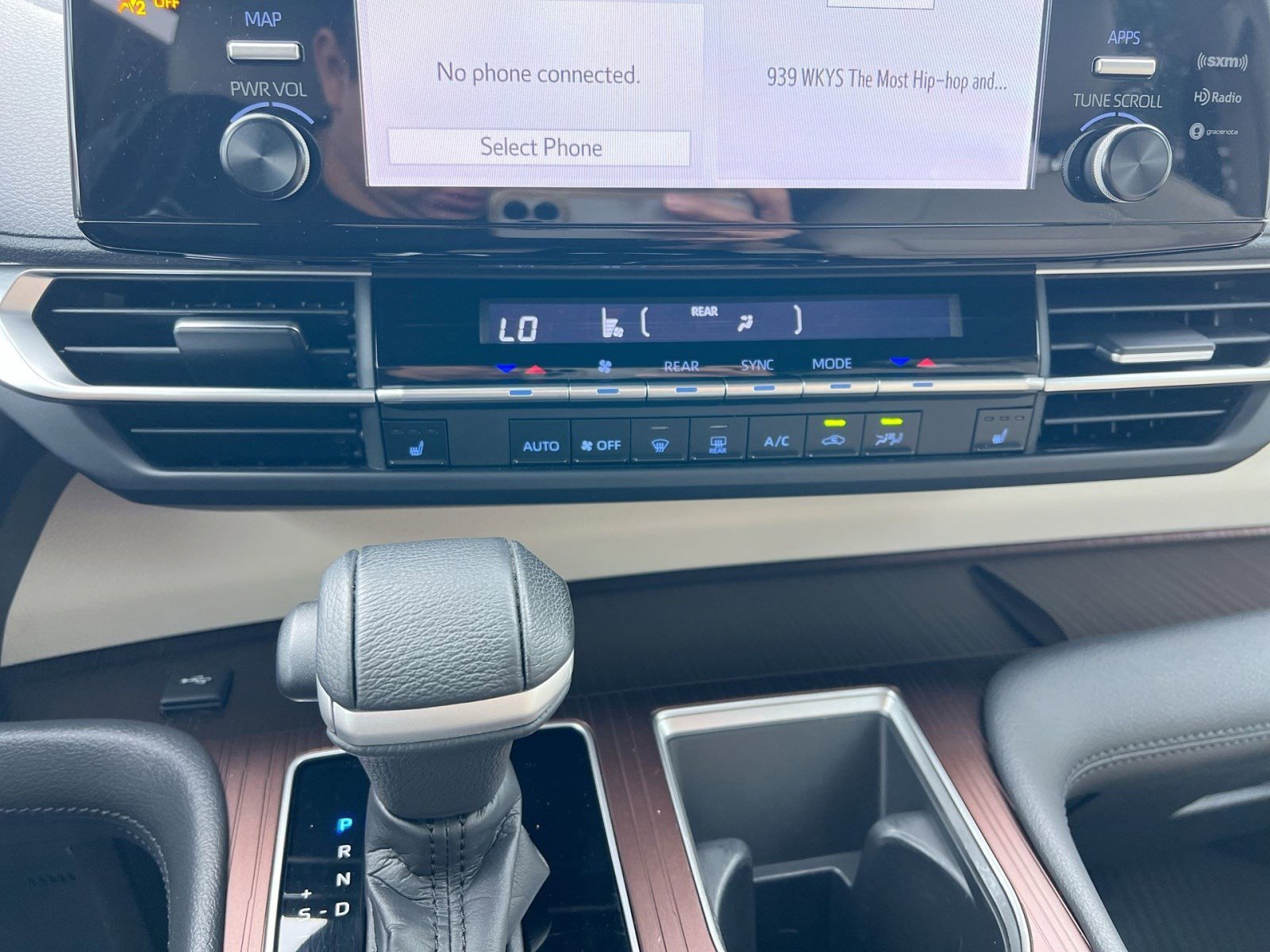 Used 2021 Toyota Sienna XLE image 20