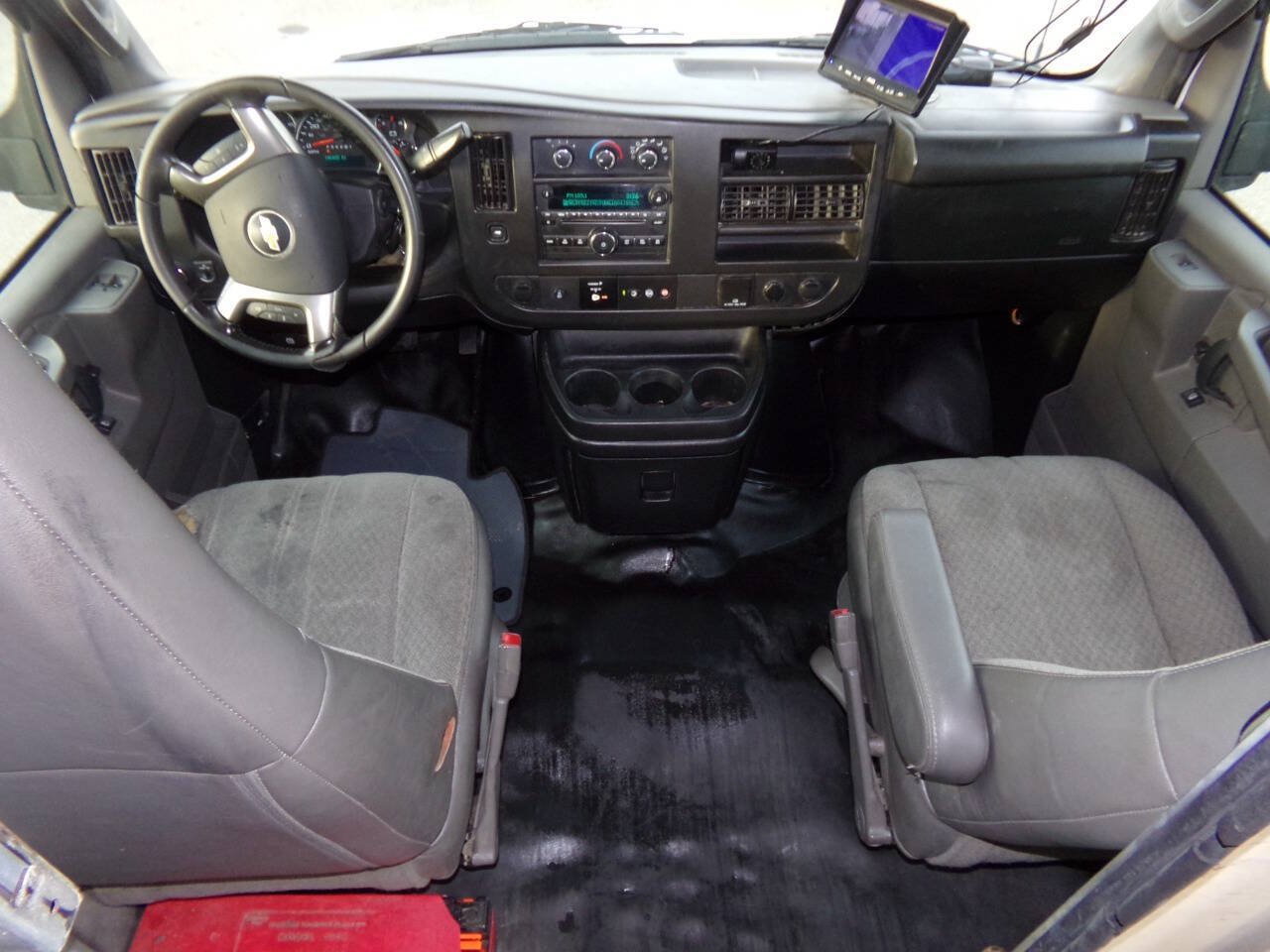 Used 2018 Chevrolet Express 3500 w/ Power Convenience Package RWD image 24