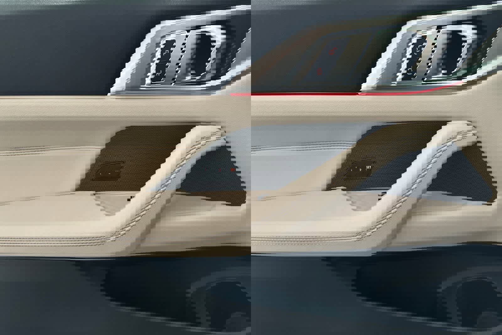 Used 2025 BMW 440i xDrive Coupe w/ Premium Package image 12