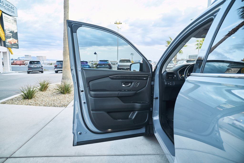 Used 2023 Honda Pilot Elite image 18