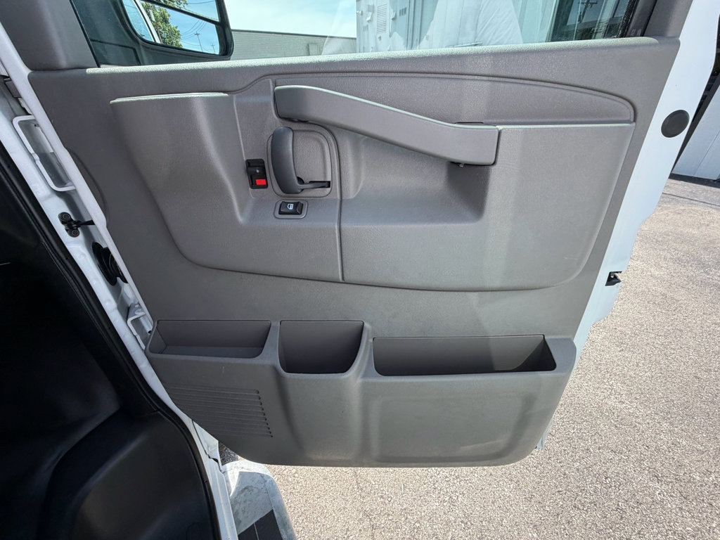 Used 2018 GMC Savana 2500 w/ Driver Convenience Package RWD image 30