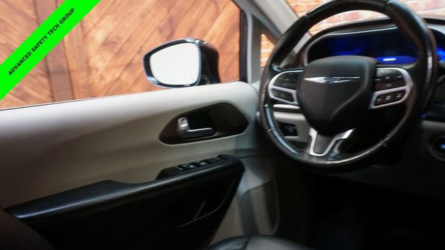 Used 2019 Chrysler Pacifica Touring-L w/ Advanced Safetytec Group image 33