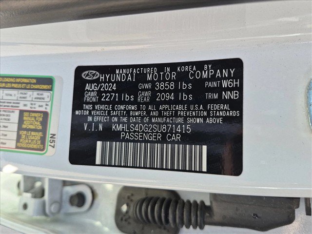 Used 2025 Hyundai Elantra SEL FWD image 23