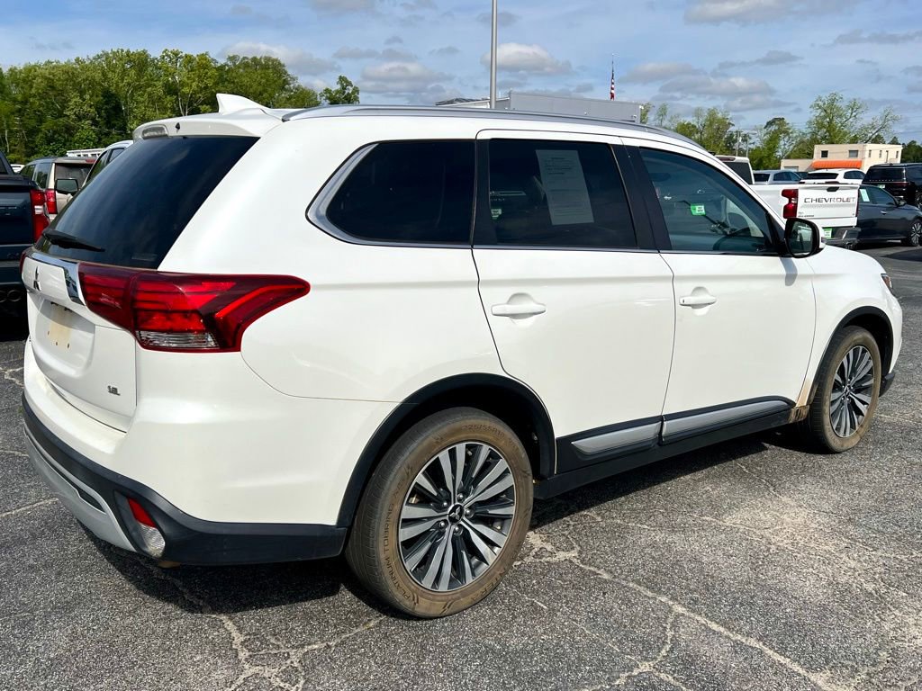 Used 2020 Mitsubishi Outlander AWD image 3