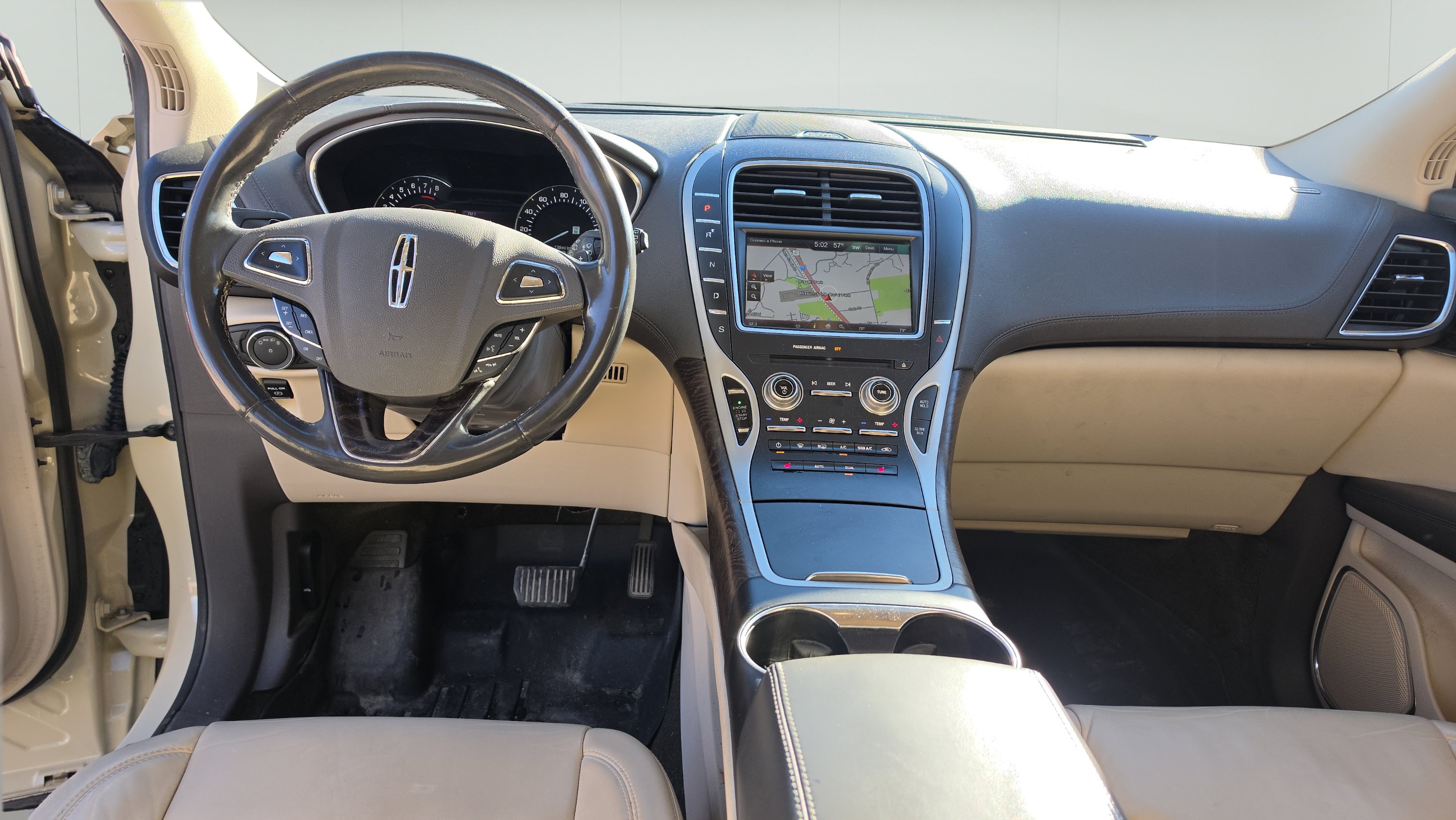 Used 2016 Lincoln MKX Select w/ Select Plus Package FWD image 22