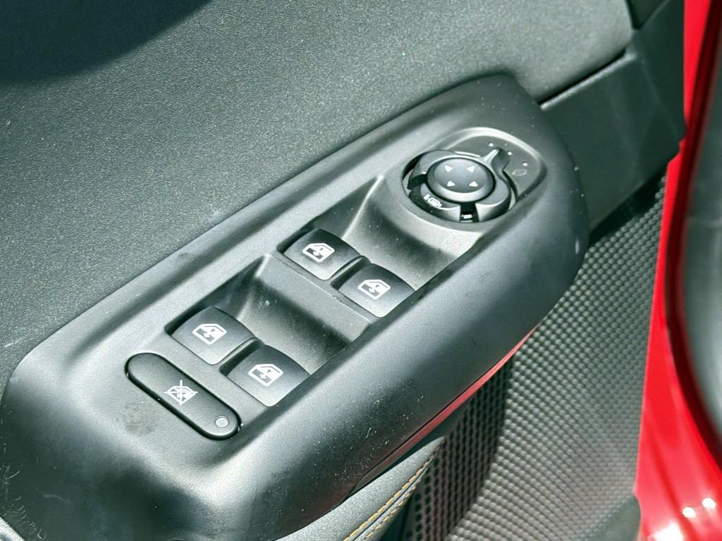 Used 2025 Alfa Romeo Tonale AWD/4WD image 17
