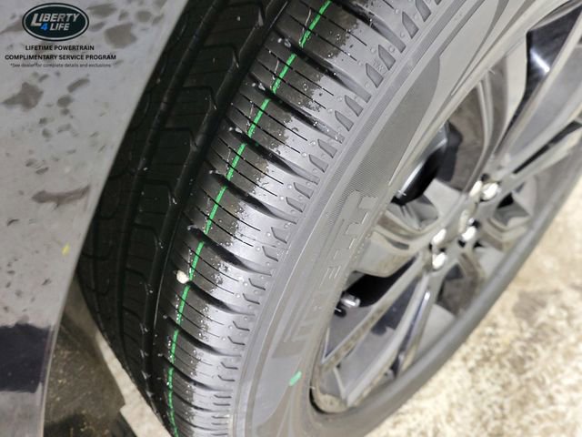 Used 2024 Ford Edge SE w/ Black Appearance Package image 11