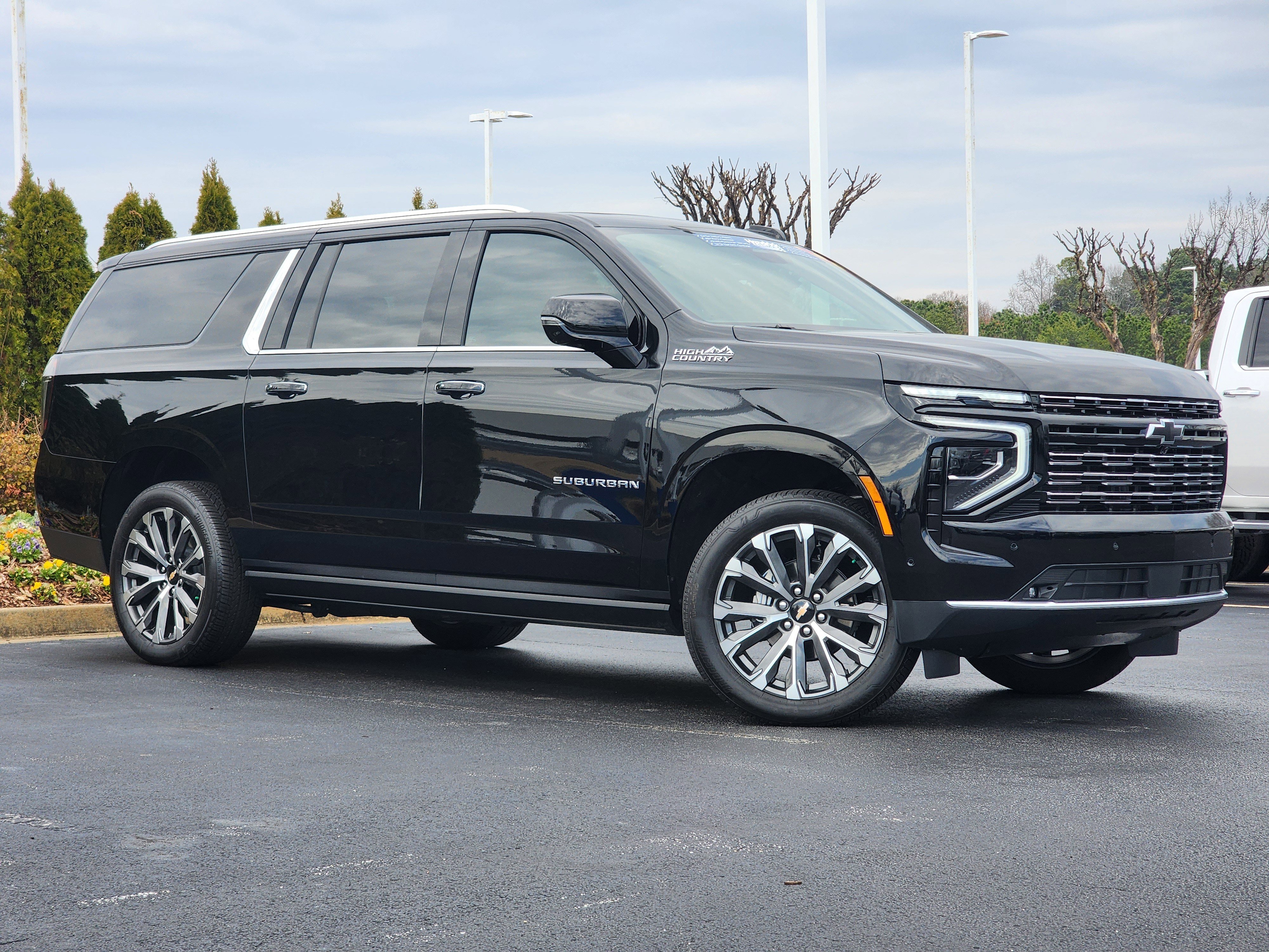 Used 2026 Chevrolet Suburban High Country image 2